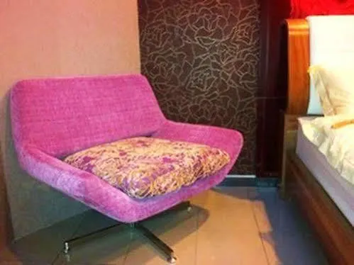 Ella Holiday Inn Ίπο 2*,